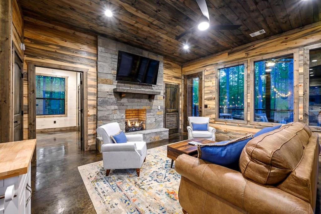Brand New Luxury 2 Bedroom With Loft And Spa Sleeps 10 Broken Bow Exteriér fotografie