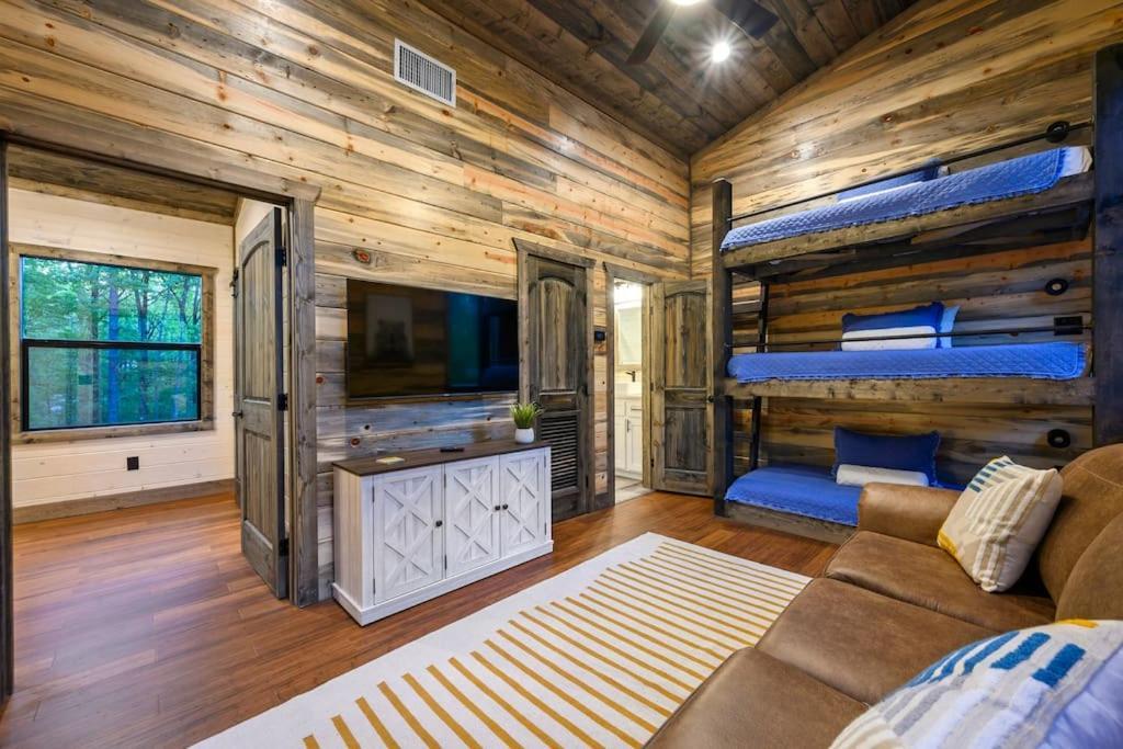 Brand New Luxury 2 Bedroom With Loft And Spa Sleeps 10 Broken Bow Exteriér fotografie